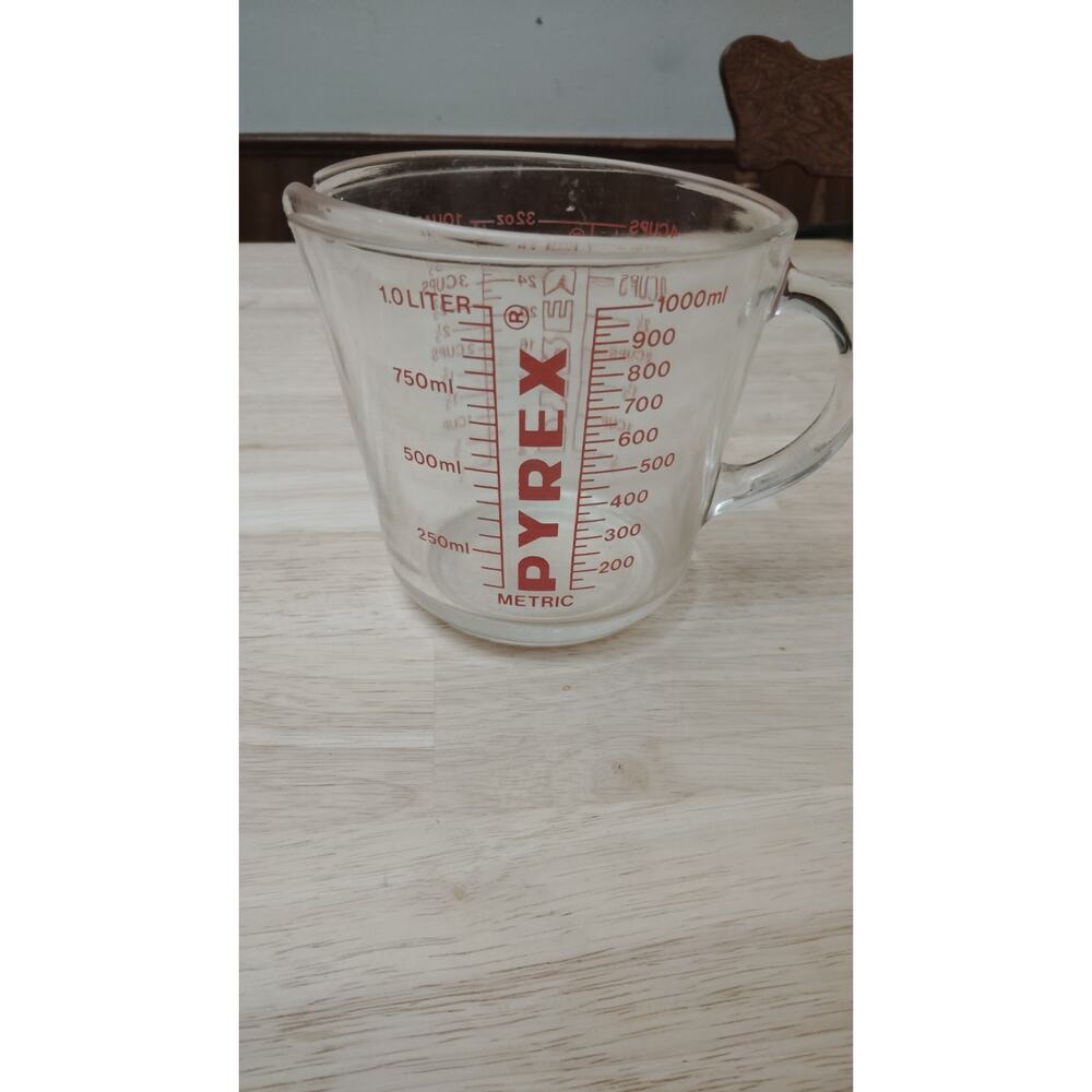 Vintage PYREX 4-Cup 1-Quart Red Lettering Glass Measuring Cup 532 USA